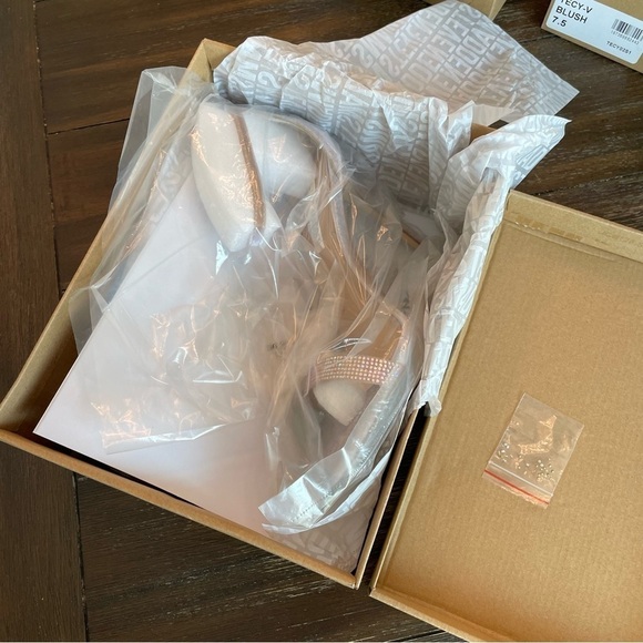 New Steve Madden Tecy Rhinestone Embellished Stiletto Sandal in Blush Velour - Picture 4 of 12